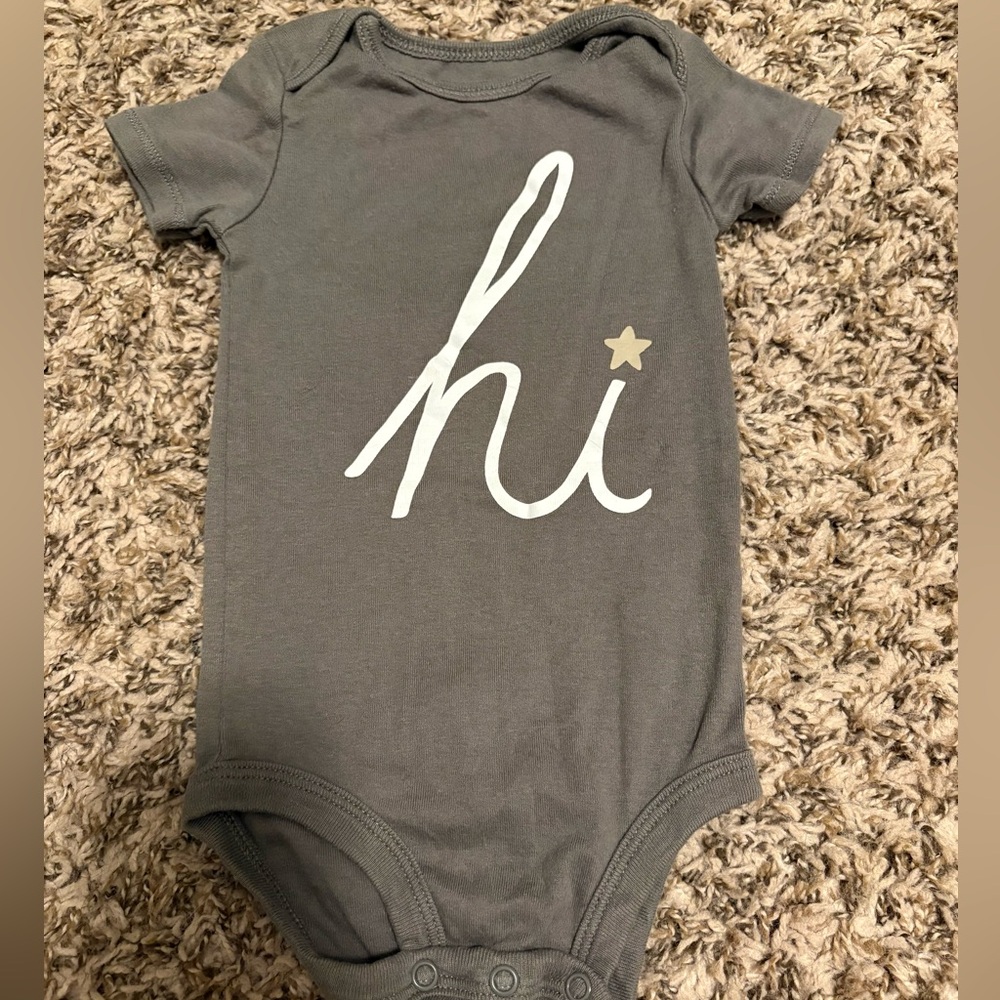 Neutral Onesie Bundle - 9mon - Picture 2 of 8